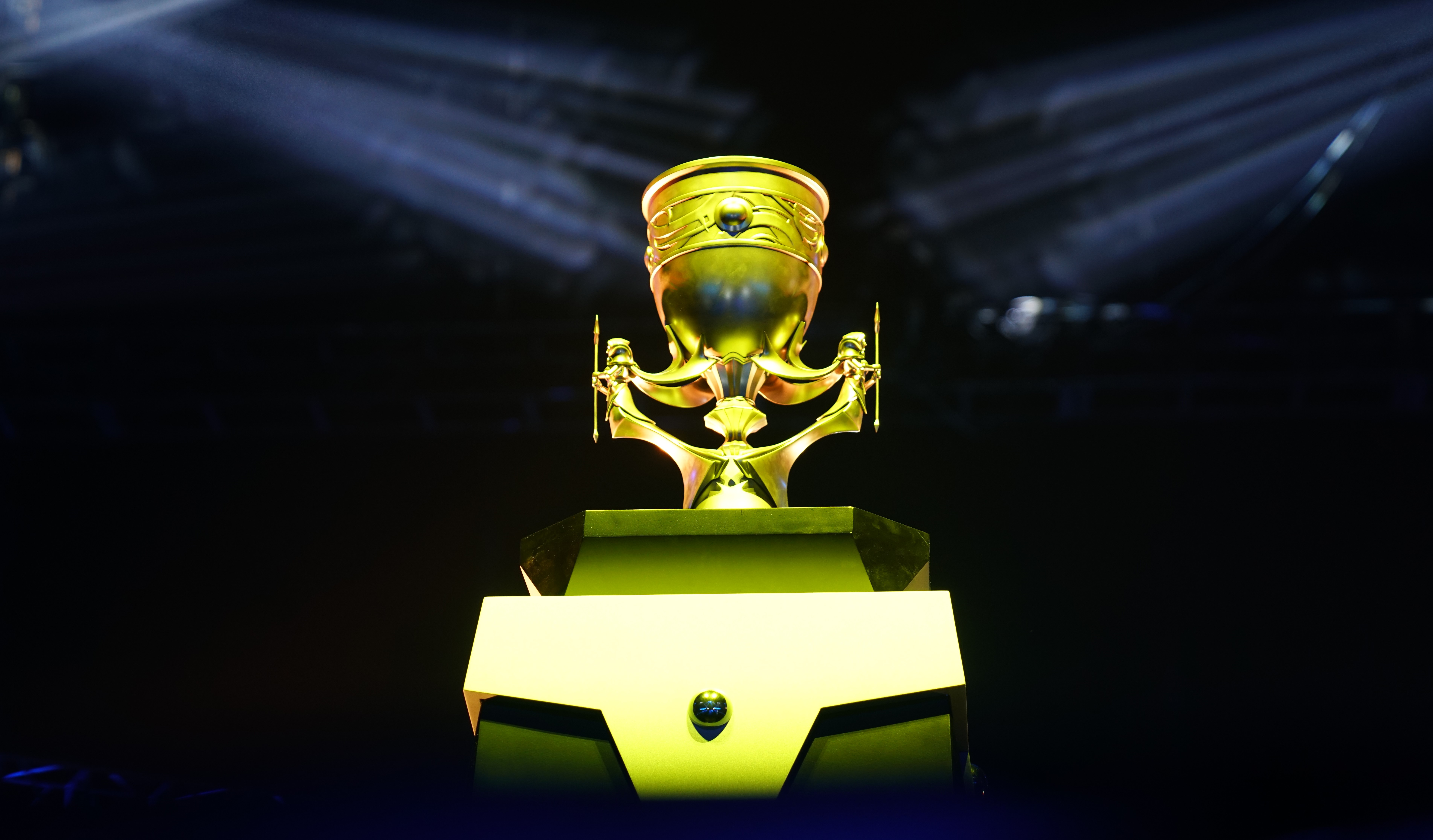 战术革新与游戏机制优化：版本更新调整下的实战战术应对与团队协同作战指南